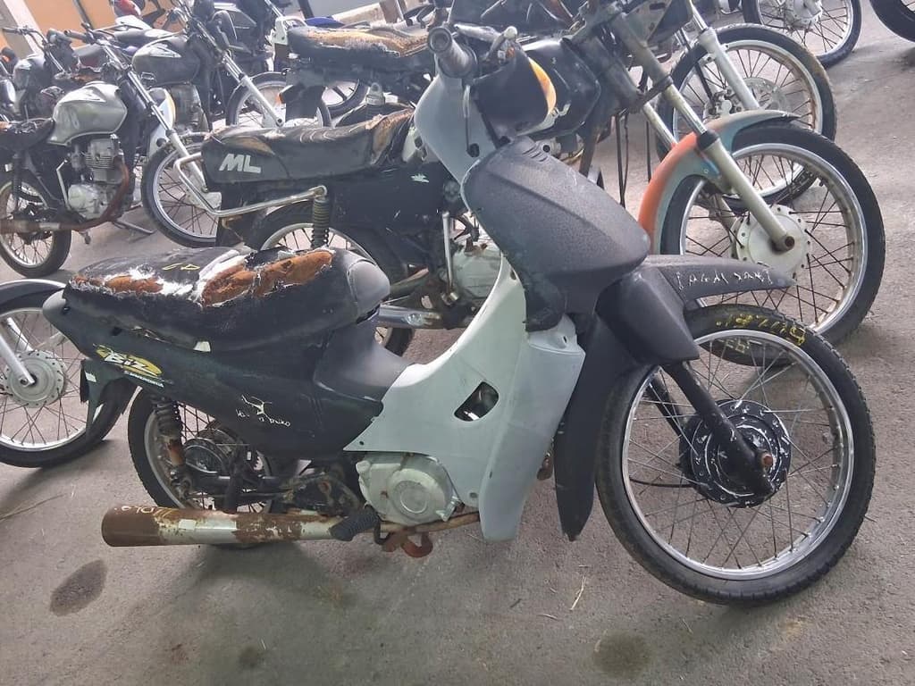 Honda C-100 BIZ 2001