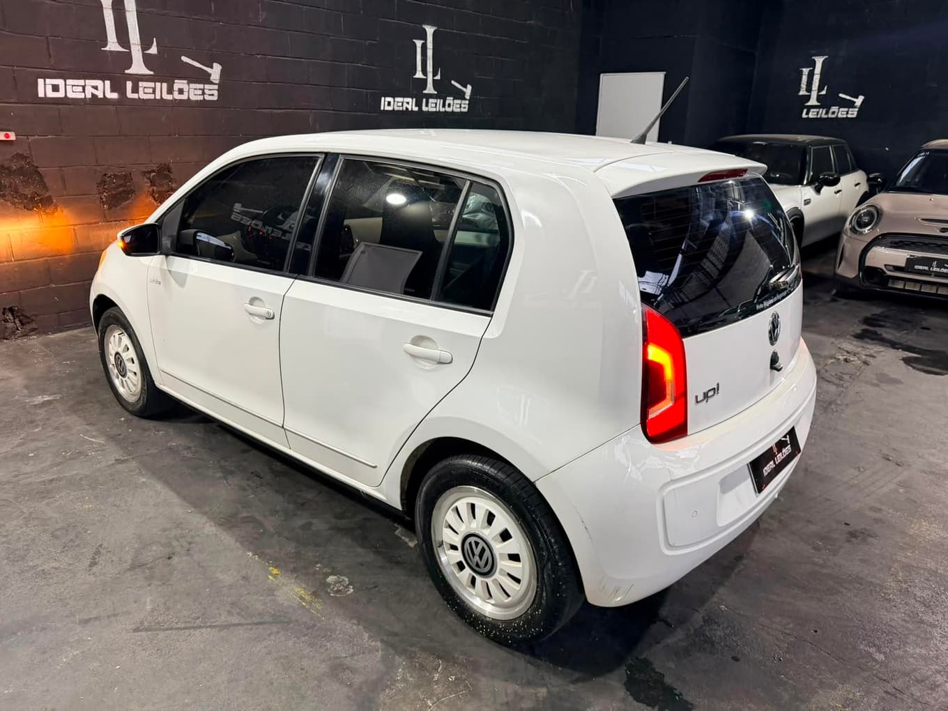 Volkswagen Up! Black White/red 1.0 2015 — foto 9