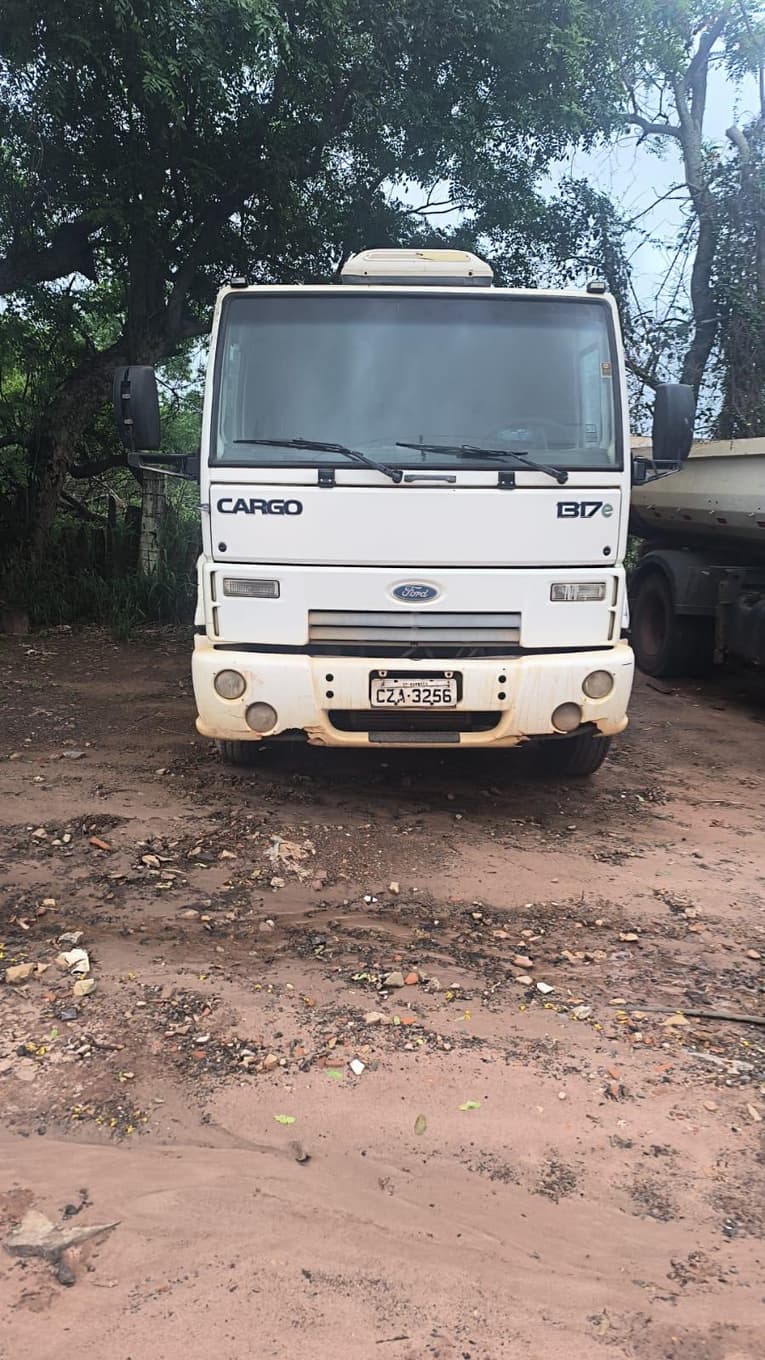 Caminhão, Ford Cargo 1317 e, 2010 — foto 3