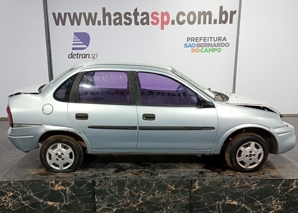 Chevrolet Classic 2010, prata