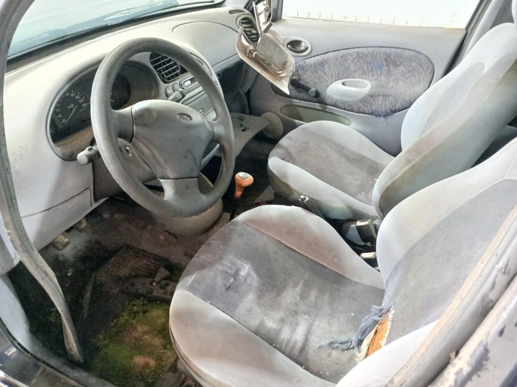 Ford Fiesta 1998 — foto 4