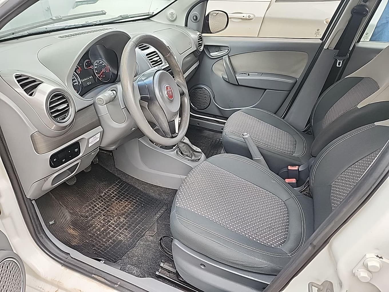 Fiat Siena Essence 1.6 2014 — foto 11