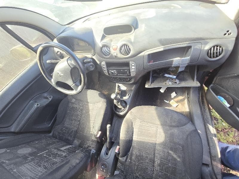 Citroën C3 GLX 14 Flex 2010 — foto 2