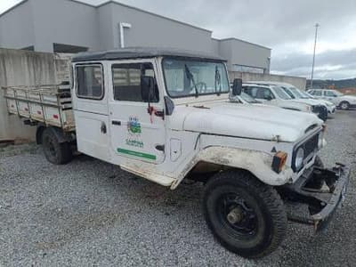 Toyota Bandeirante Ano Modelo 1984 — foto 3