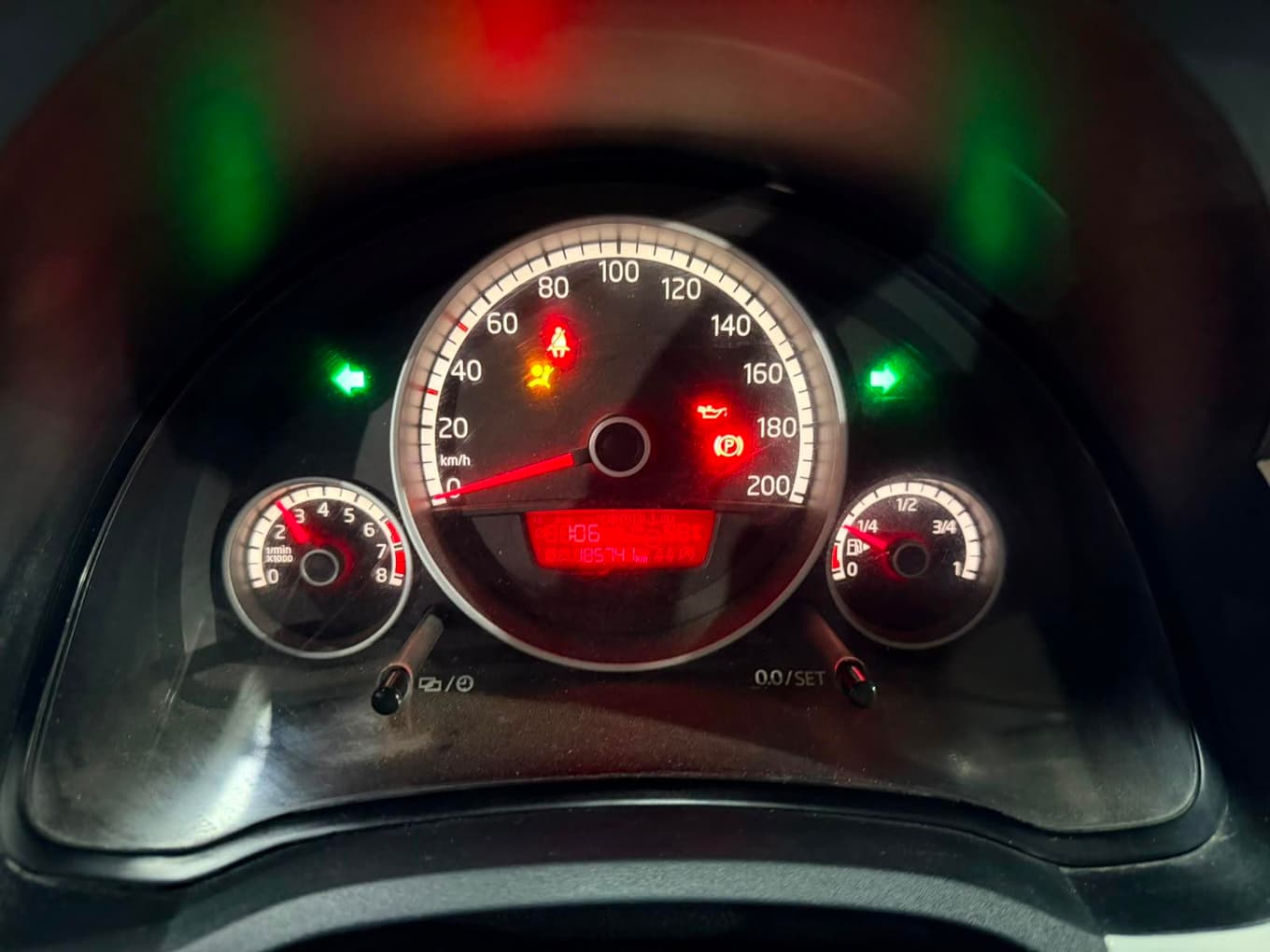 Volkswagen Up! Black White/red 1.0 2015 — foto 7