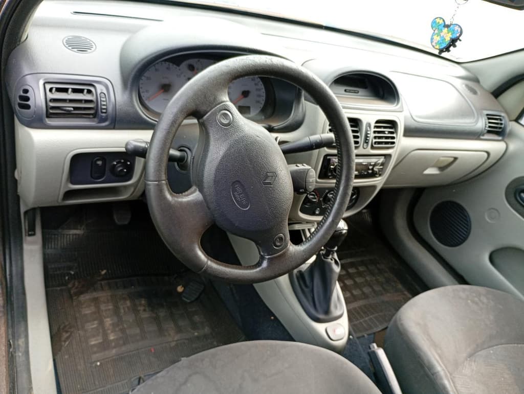 Renault Clio PRI 10 16vs 2004 — foto 6