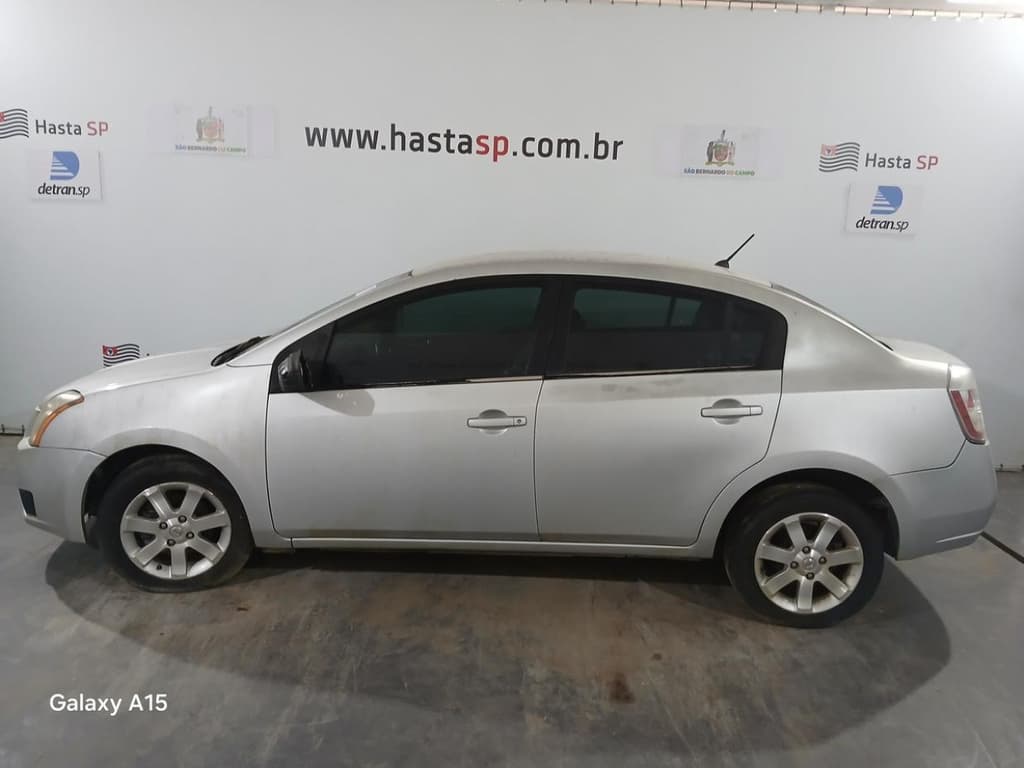 Nissan Sentra 2008, prata