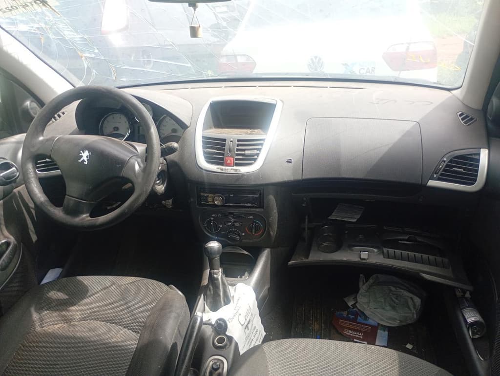 Peugeot 207hb XR S 2012 — foto 4