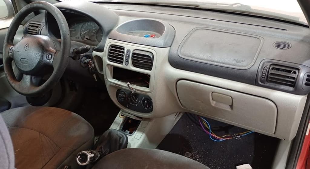 Renault Clio AUT 10 16vh 2004 — foto 1