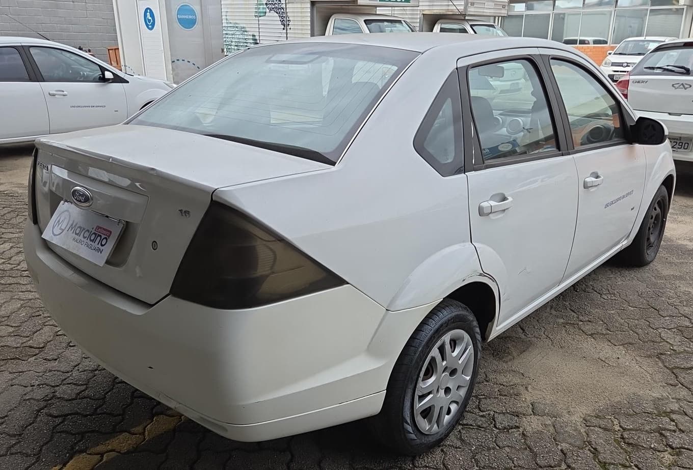 Ford Fiesta Sedan 1.6 Flex de 2014 — foto 3