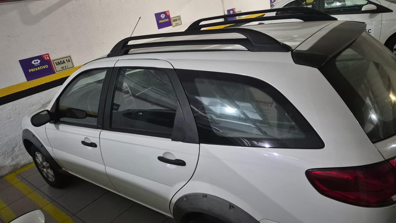 Fiat Palio Week Trekking 1.8 Flex - Ano Modelo 2010 — foto 2