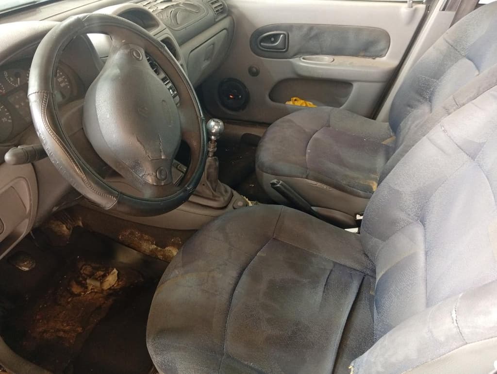 Renault Clio RN 1.0 2000 — foto 5