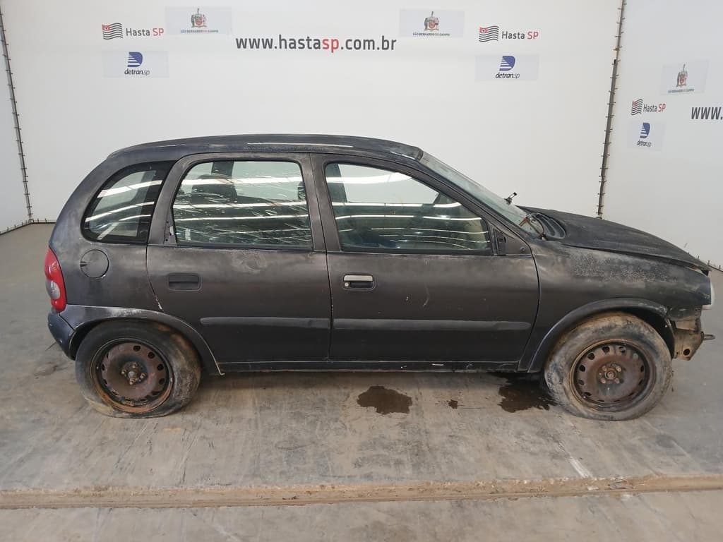 Chevrolet Corsa Mileniun 2002 — foto 1