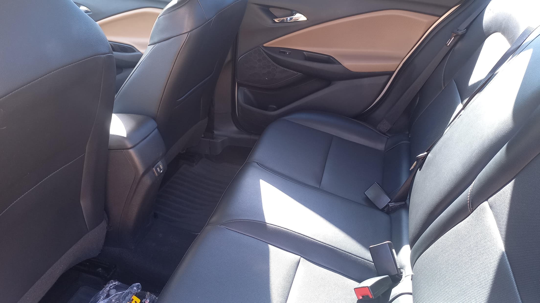Chevrolet Onix Plus 10tat PR2 2023 — foto 7