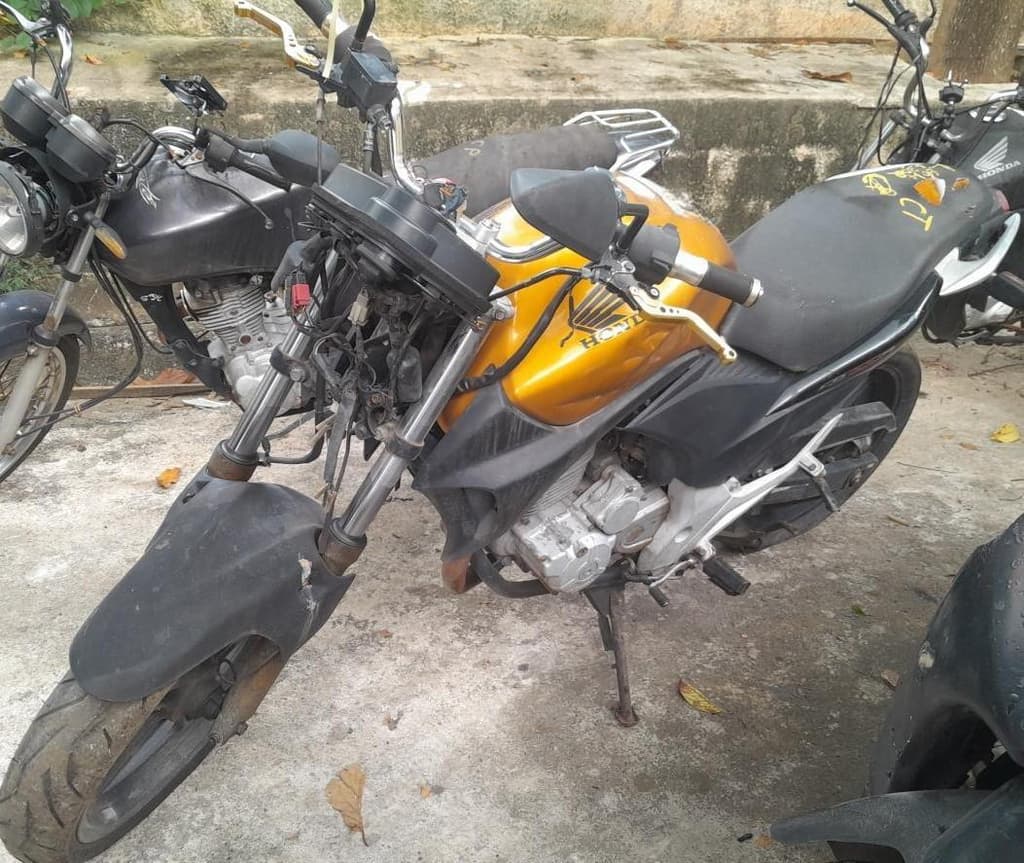 Honda Cb-300 2010 — foto 2