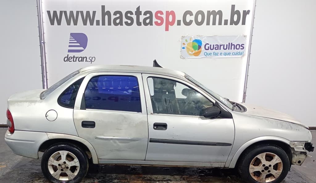 Chevrolet Corsa Classic 2004, prata