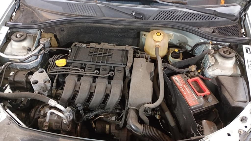 Renault Clio AUT 10 16vh 2003 — foto 1