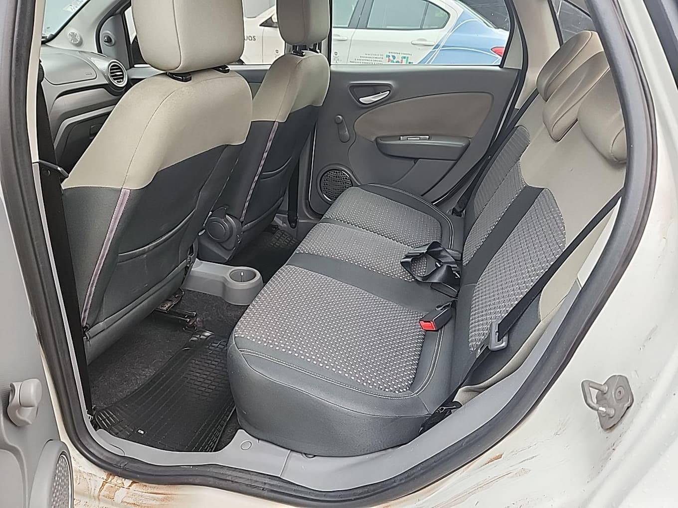 Fiat Siena Essence 1.6 2014 — foto 9