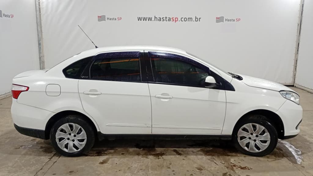 Fiat Siena 1.4 Tetrafuel 2015, branca