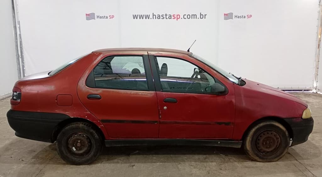 Fiat Siena 6 Marchas 1999, vermelha