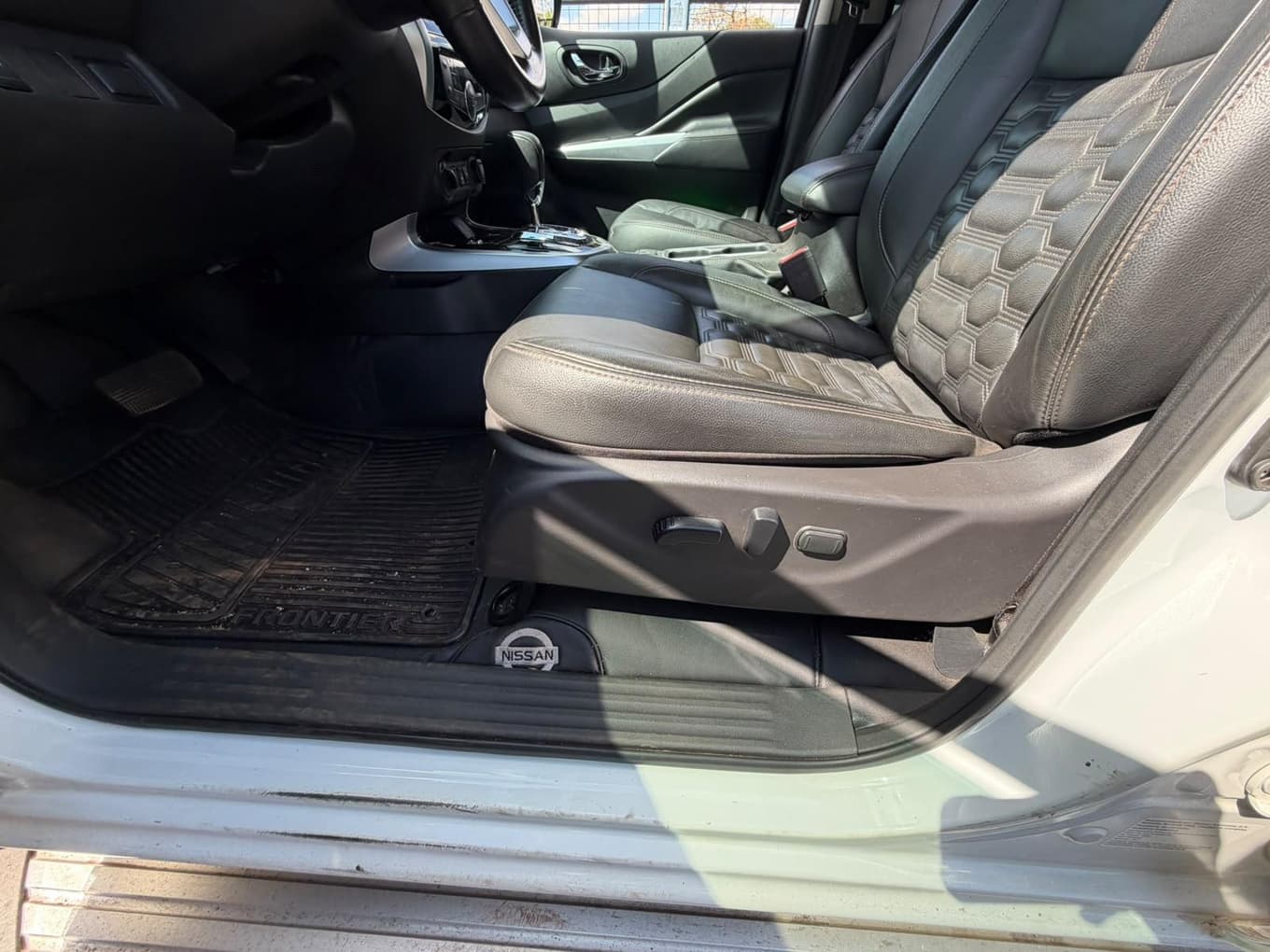 Nissan Frontier XE 4X4 2023 — foto 4
