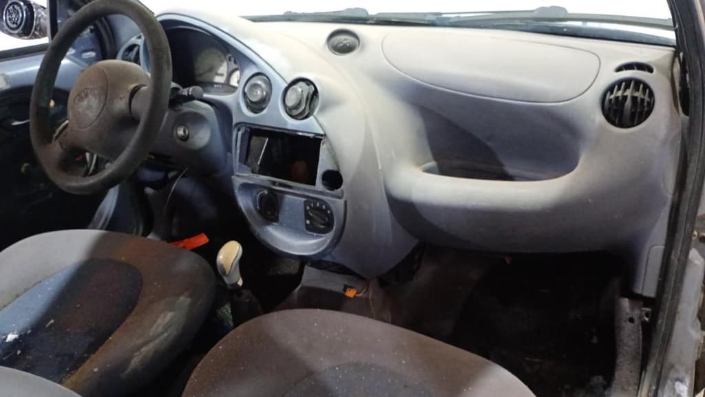 Ford KA 1998 — foto 5