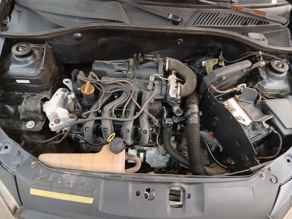 Renault Clio AUT 1.0 H 2003 — foto 5