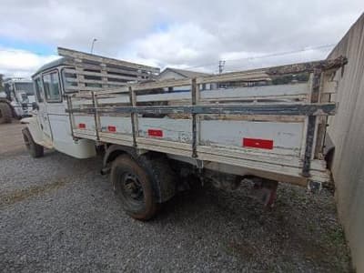 Toyota Bandeirante Ano Modelo 1984 — foto 2