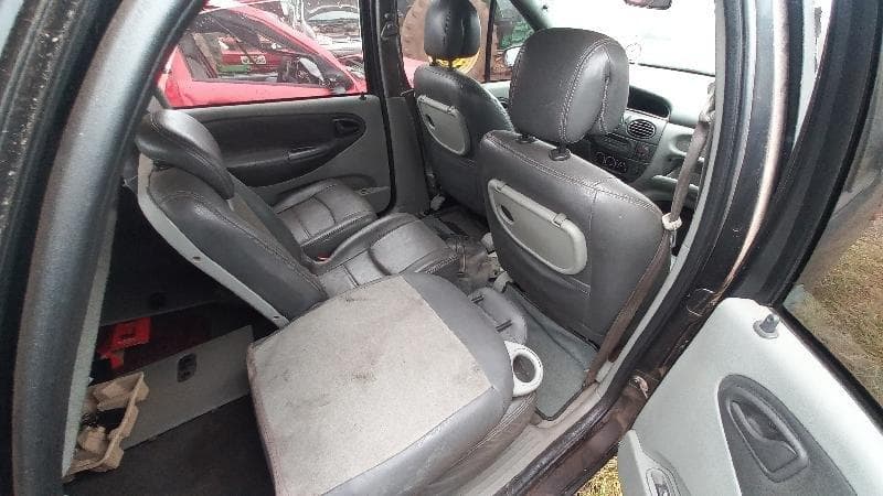 Renault Scenic Rxe1.6 16 2001 — foto 13