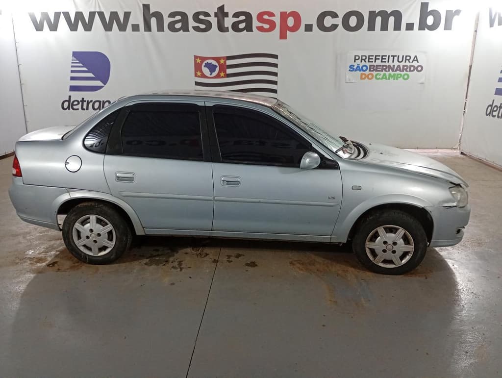 Chevrolet Classic LS 2011 — foto 1