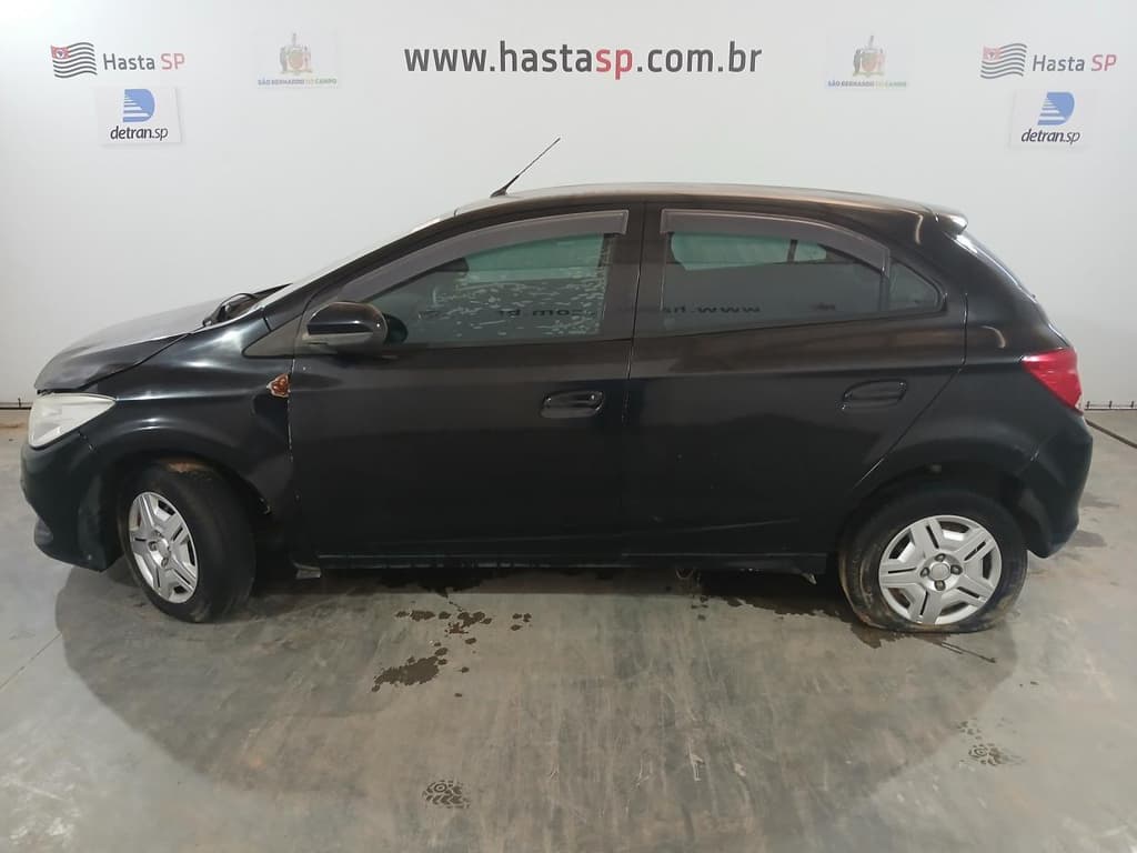 Chevrolet Onix 1.0mt LT 2013 — foto 1