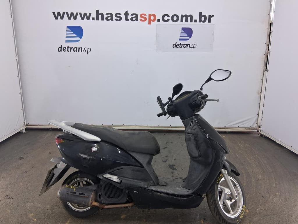 Honda Lead 110 2010, preta