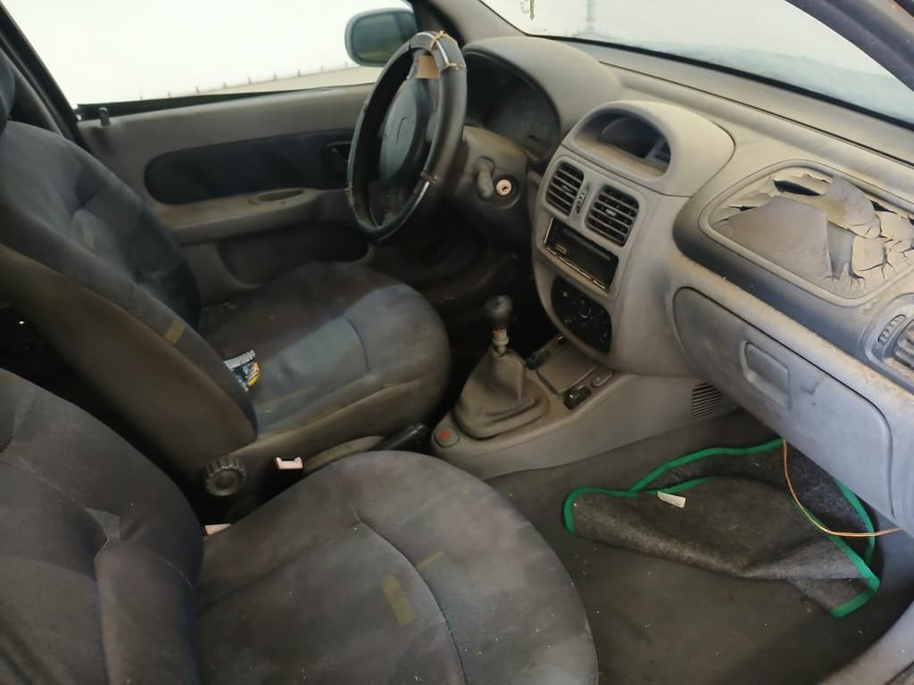 Renault Clio RN 1.0 2002 — foto 3