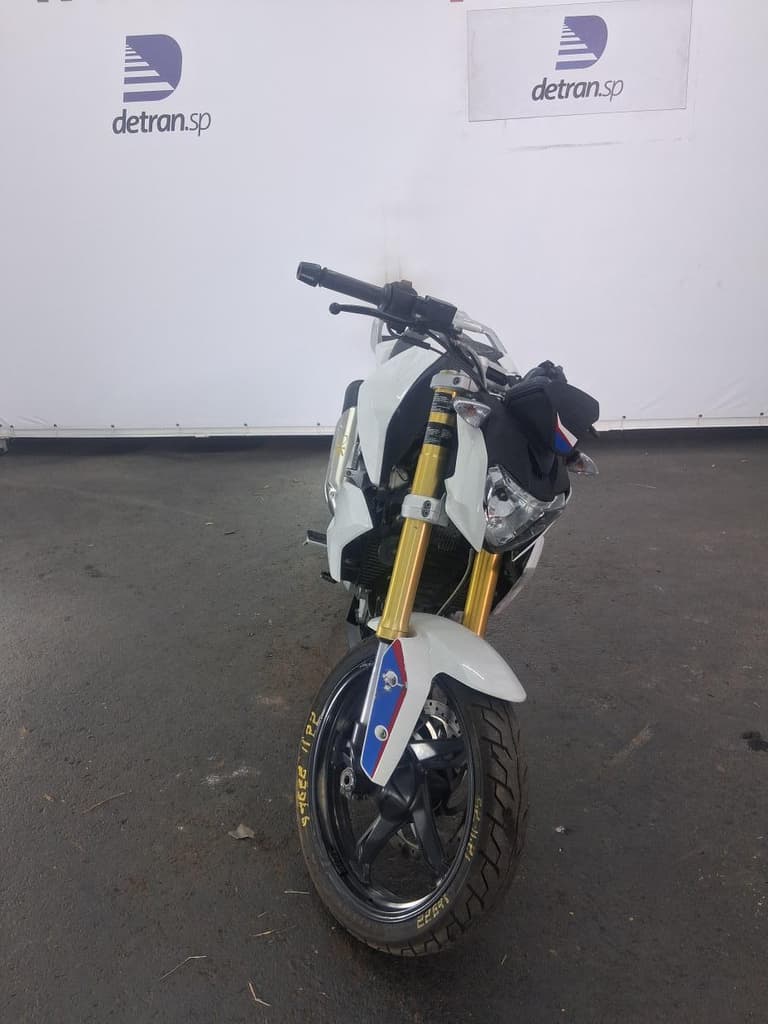 BMW G310 R 2017, branca