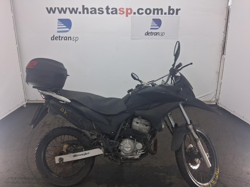 Honda XRE 300 2011, preta