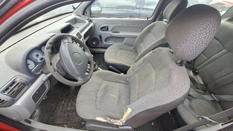 Renault Clio CAM 10h3p 2010 — foto 17