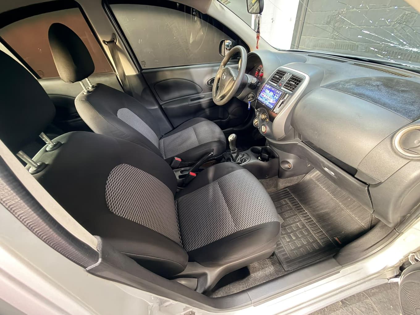 Nissan March 2016 — foto 7