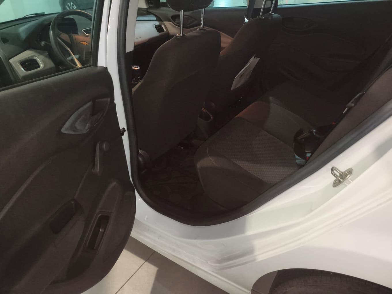 Chevrolet Onix Hatch LT 1.4 8V Flexpower - 2017 — foto 7