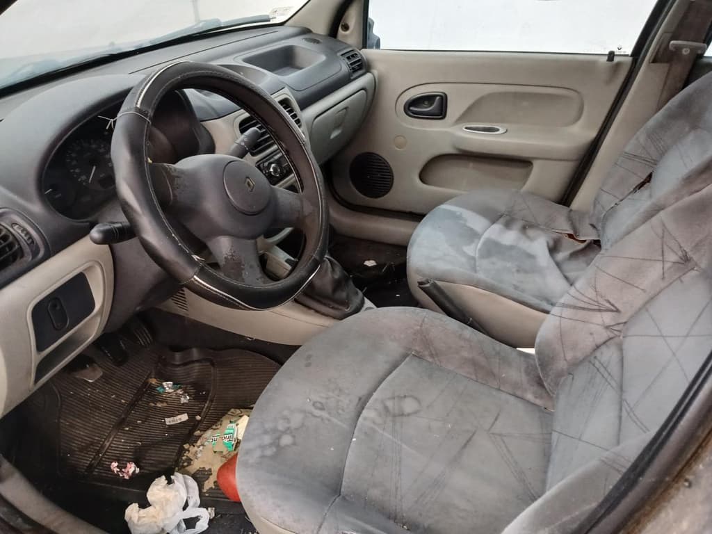 Renault Clio AUT 1.0 H 2003 — foto 4