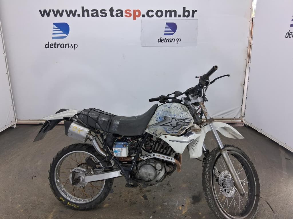 Yamaha XT 225 1997, branca