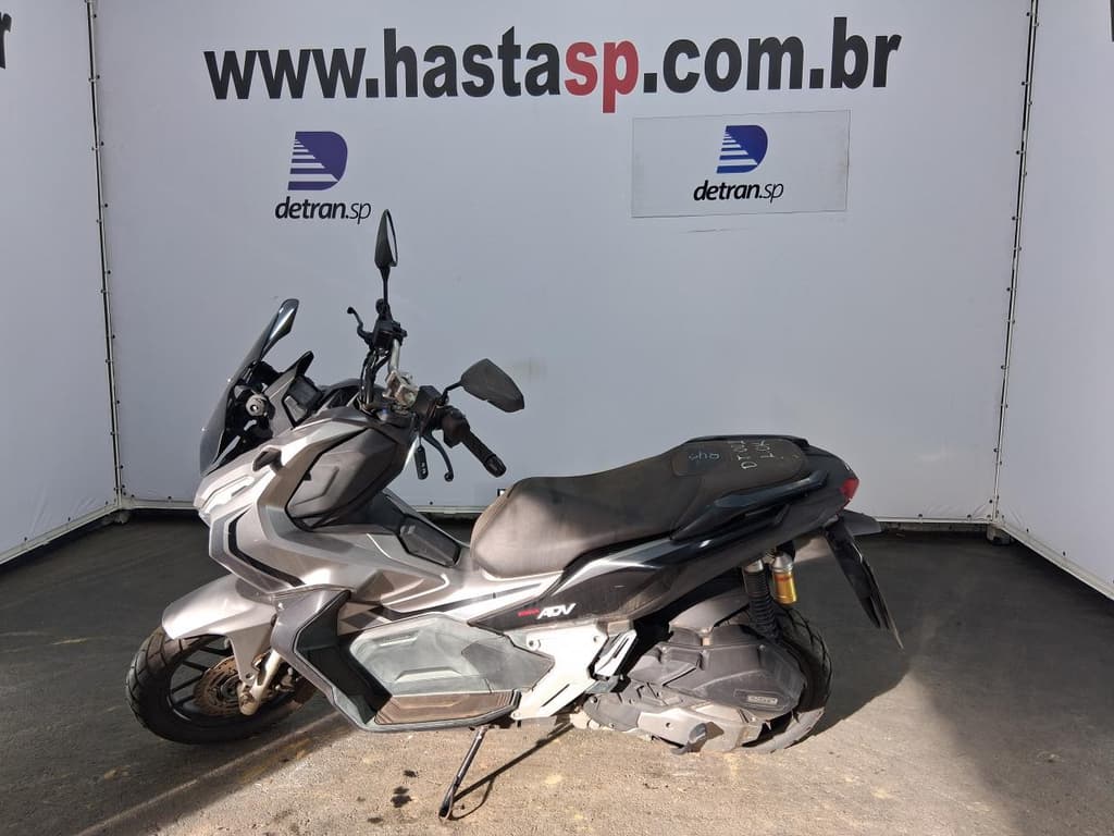 Honda ADV 150 2023 — foto 2