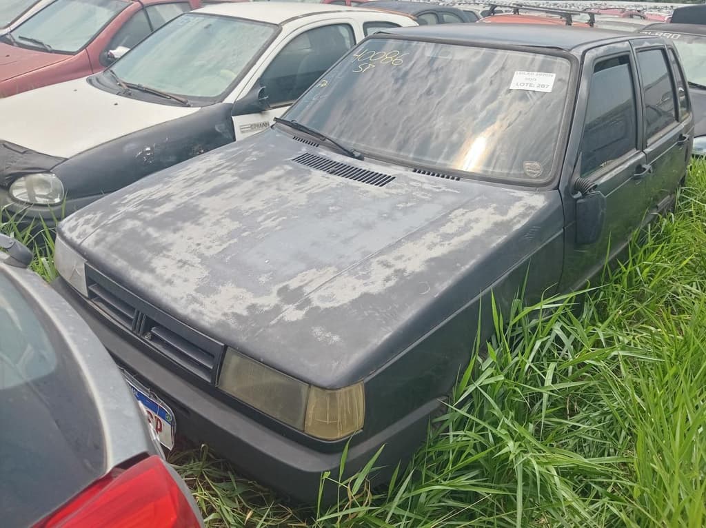 Fiat UNO Mille EX 2000, cinza