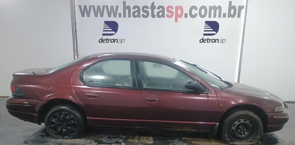 Chrysler Stratus LE 1996, vermelha