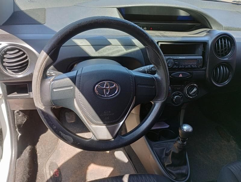 Toyota Etios 2019 — foto 13