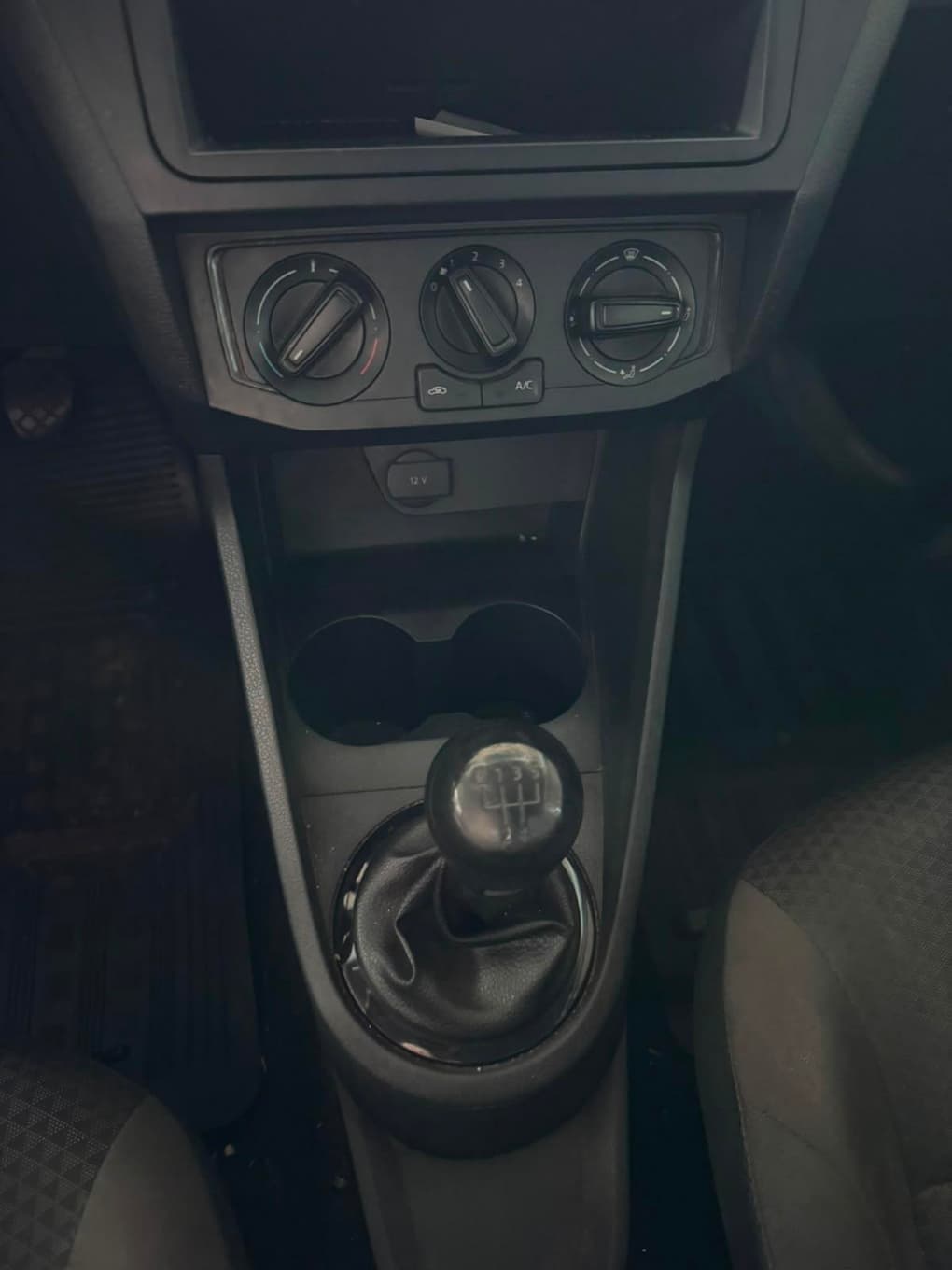 Volkswagen Gol 1.0l Mc4 - 2018 — foto 11