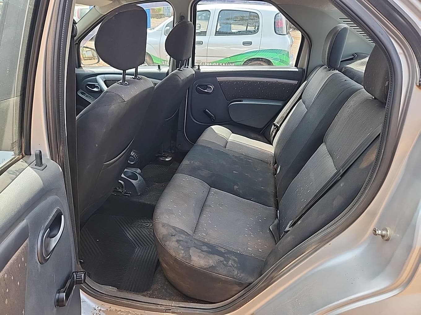 Renault Logan EXP 16 HP 2013 — foto 8