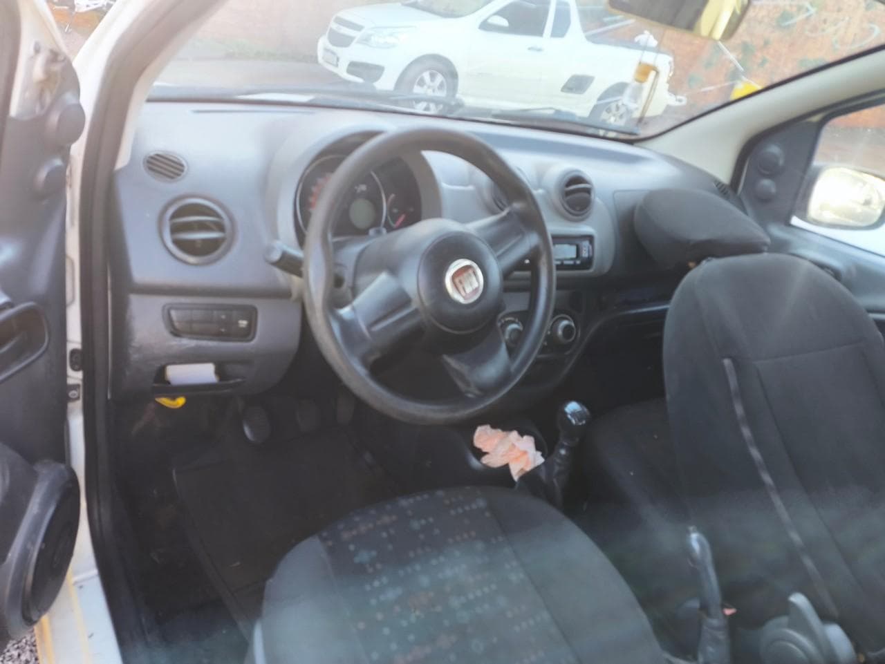 Fiat UNO Vivace 1.0, 2014 — foto 3