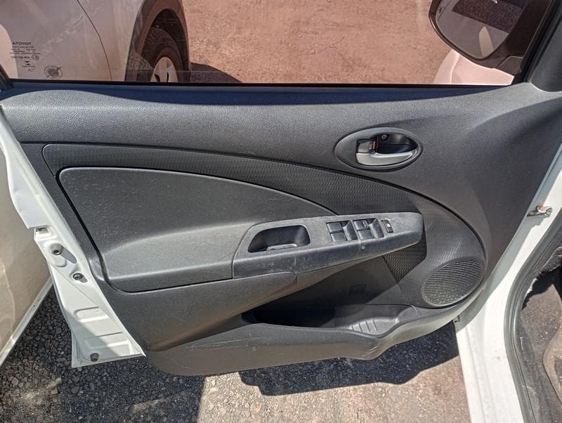 Toyota Etios 2019 — foto 11