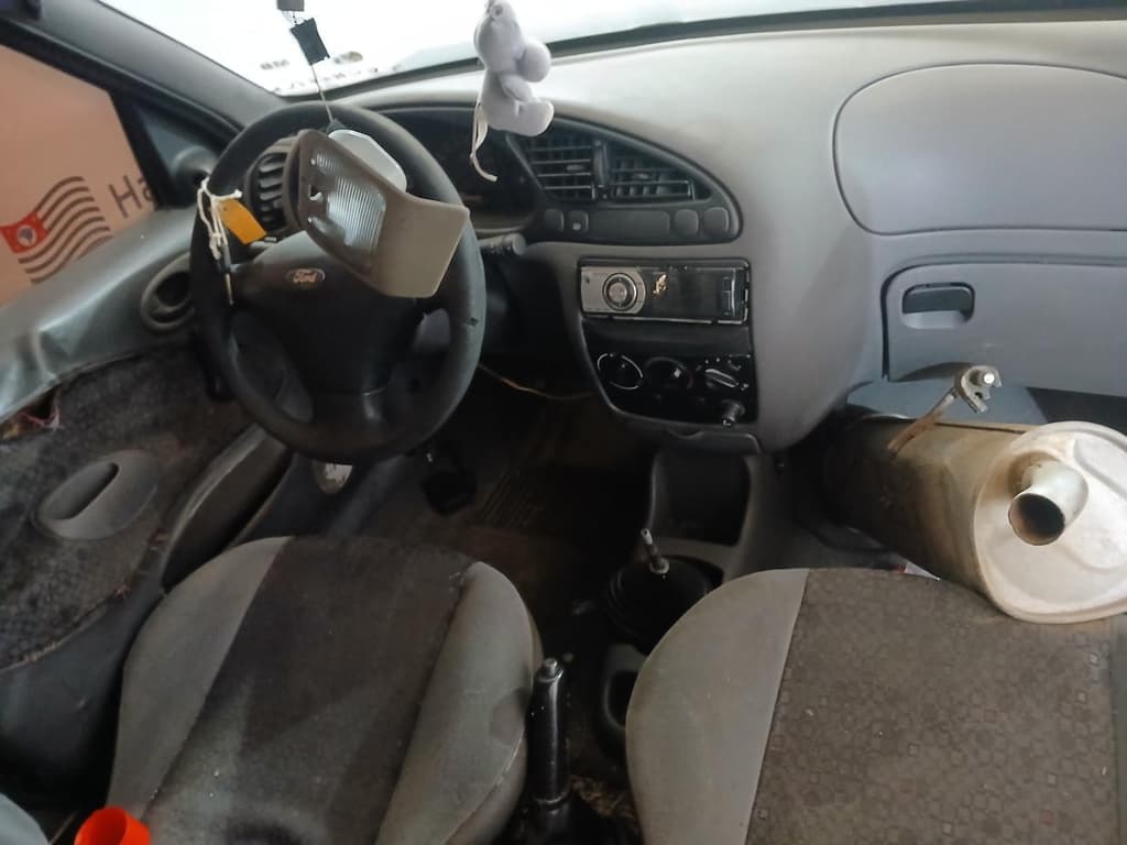 Ford Fiesta GLX 1.6 / CLX 1.4i 16V 2001 — foto 3