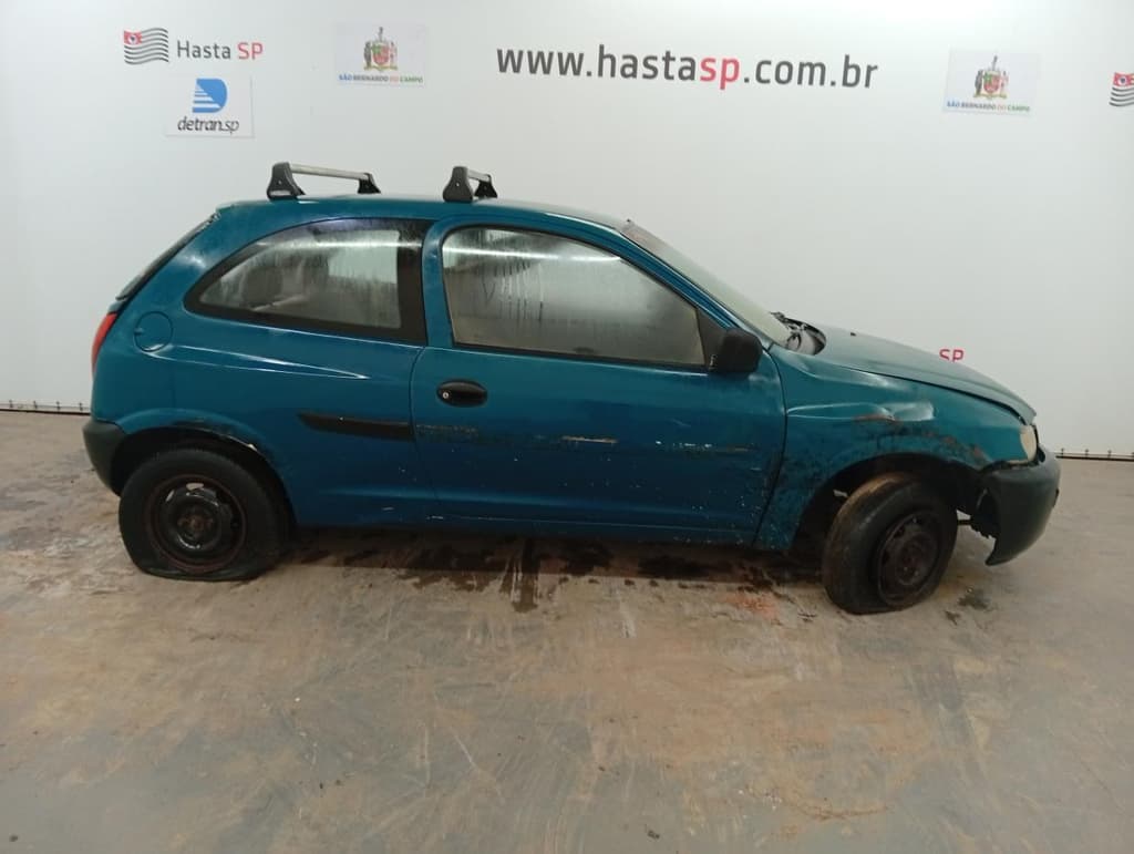 Chevrolet Celta 2001 — foto 1